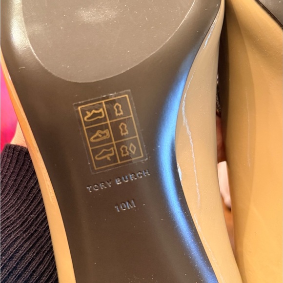 Tory Burch Beige Patent Leather Flats - Picture 5 of 10